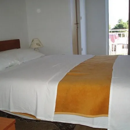 Apartment Mia Orebić